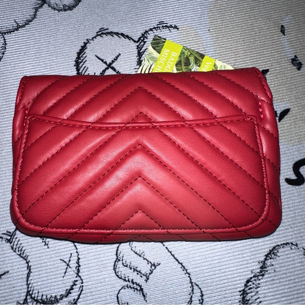 BADGLEY MISCHKA Red Simple Phone Crossbody w/ Letter Lock In Front Quilted NWT - Picture 7 of 16